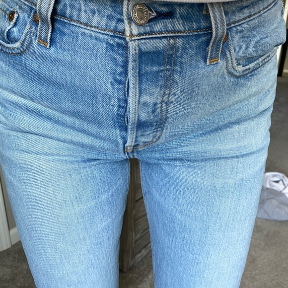 SOLD ❤️ Levi’s Wedgie Jeans - The perfect jean - Picture 3 of 9